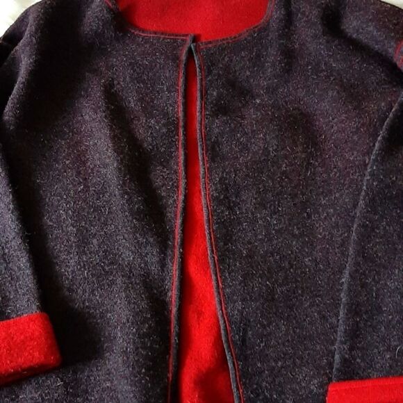 Vintage‎ Womans  100%Wool Gray Sweater Red Trim L - Picture 2 of 5